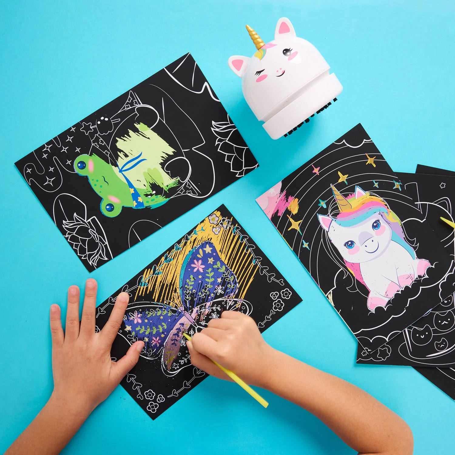 Creativity for Kids Deluxe Scratch Art with Mini Vacuum - Image 5