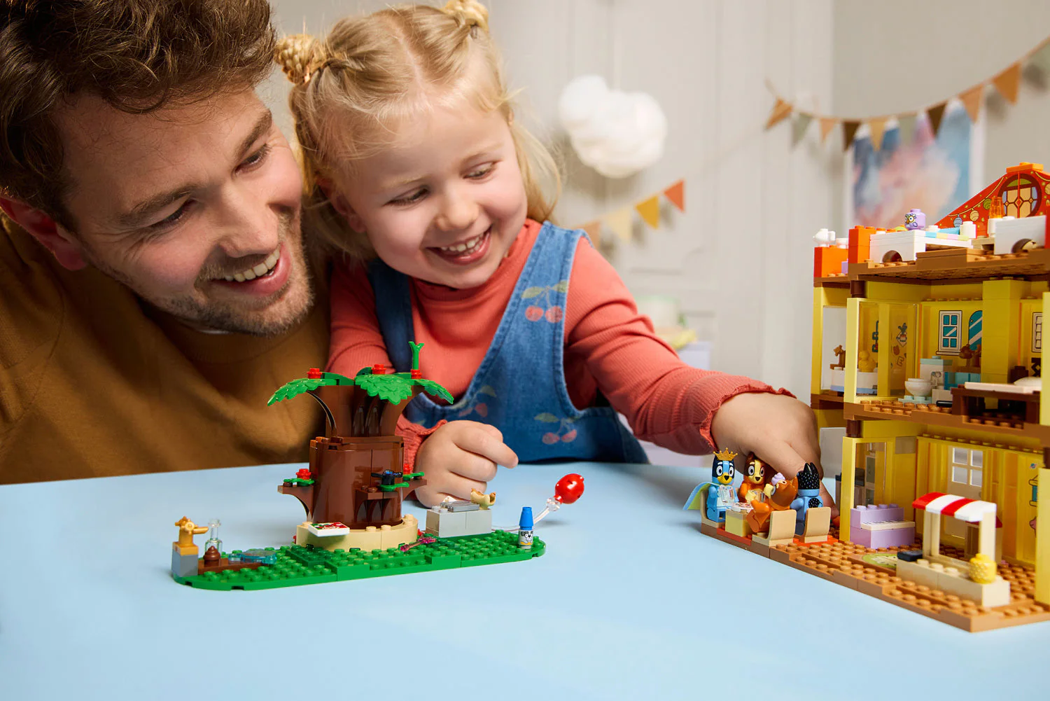 LEGO BLUEY Bluey's Family House - Image 9