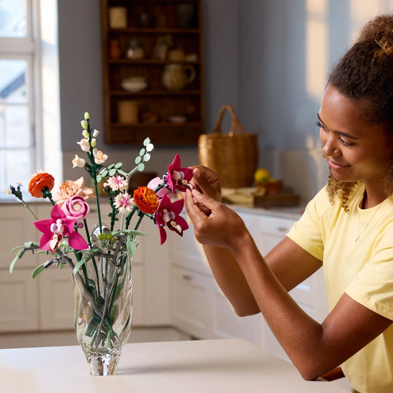 LEGO Botanicals: Pretty Pink Flower Bouquet - Image 9