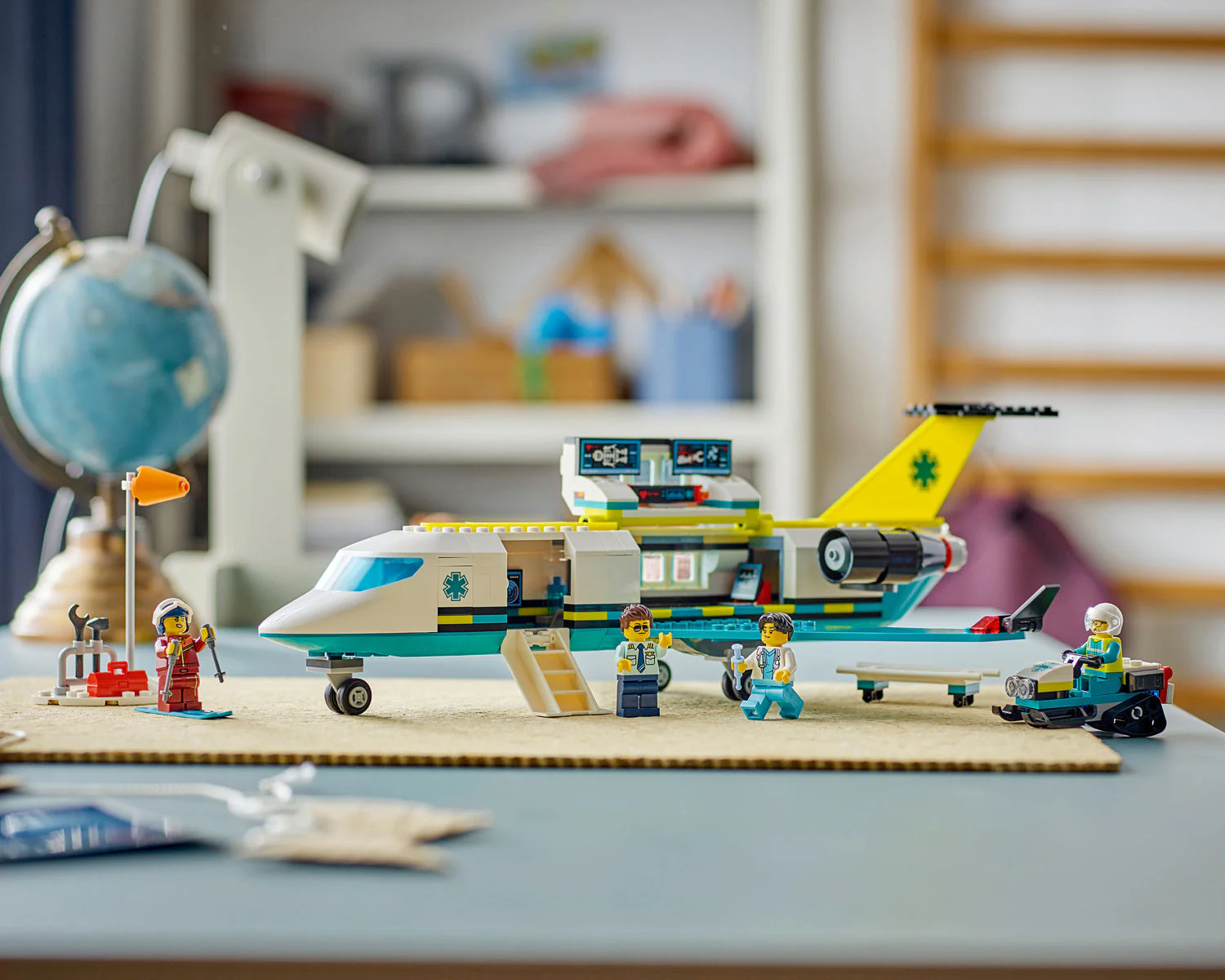 LEGO CITY Air Ambulance - Image 7