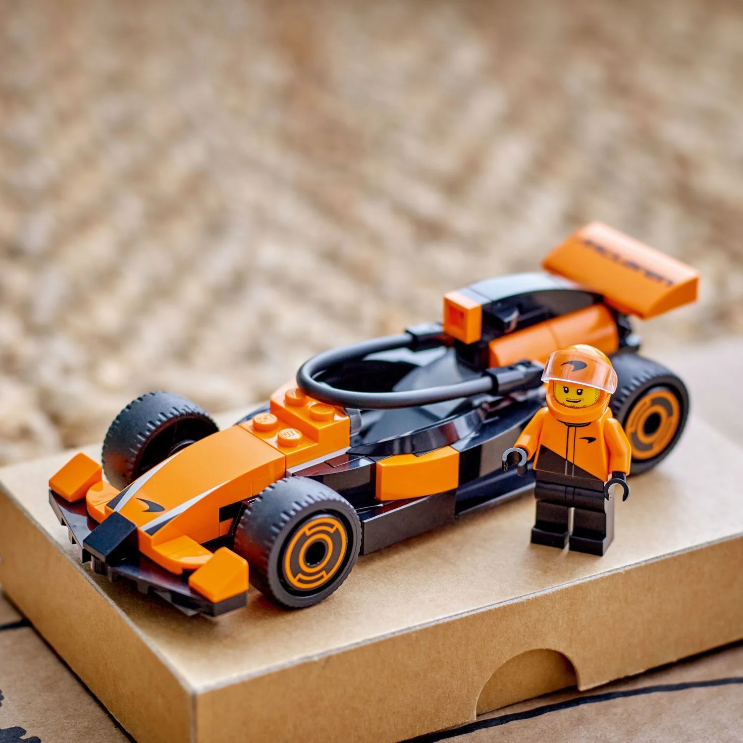 LEGO City Formula 1: F1® Driver with McLaren Race Car - Image 10