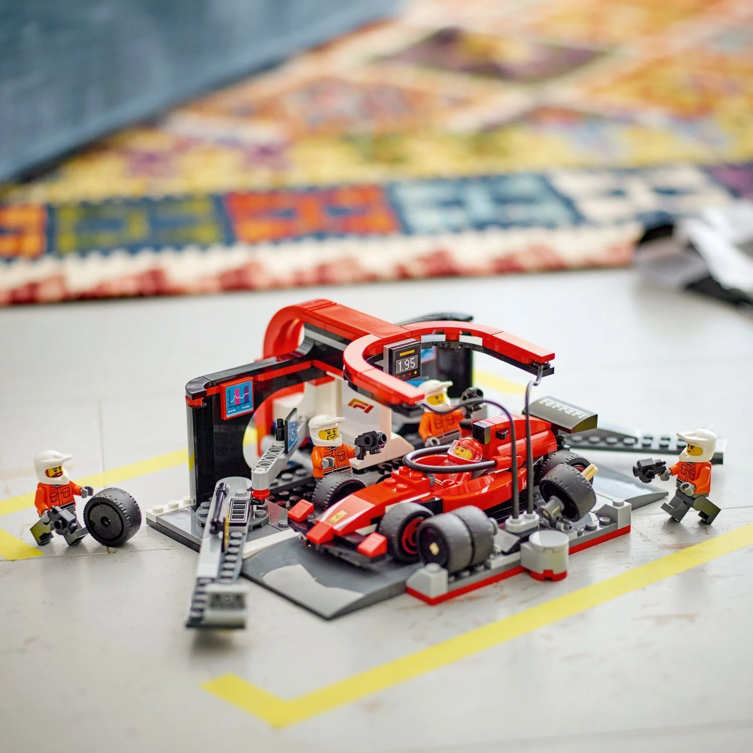 LEGO City Formula 1: F1® Pit Stop & Pit Crew with Ferrari Car - Image 10