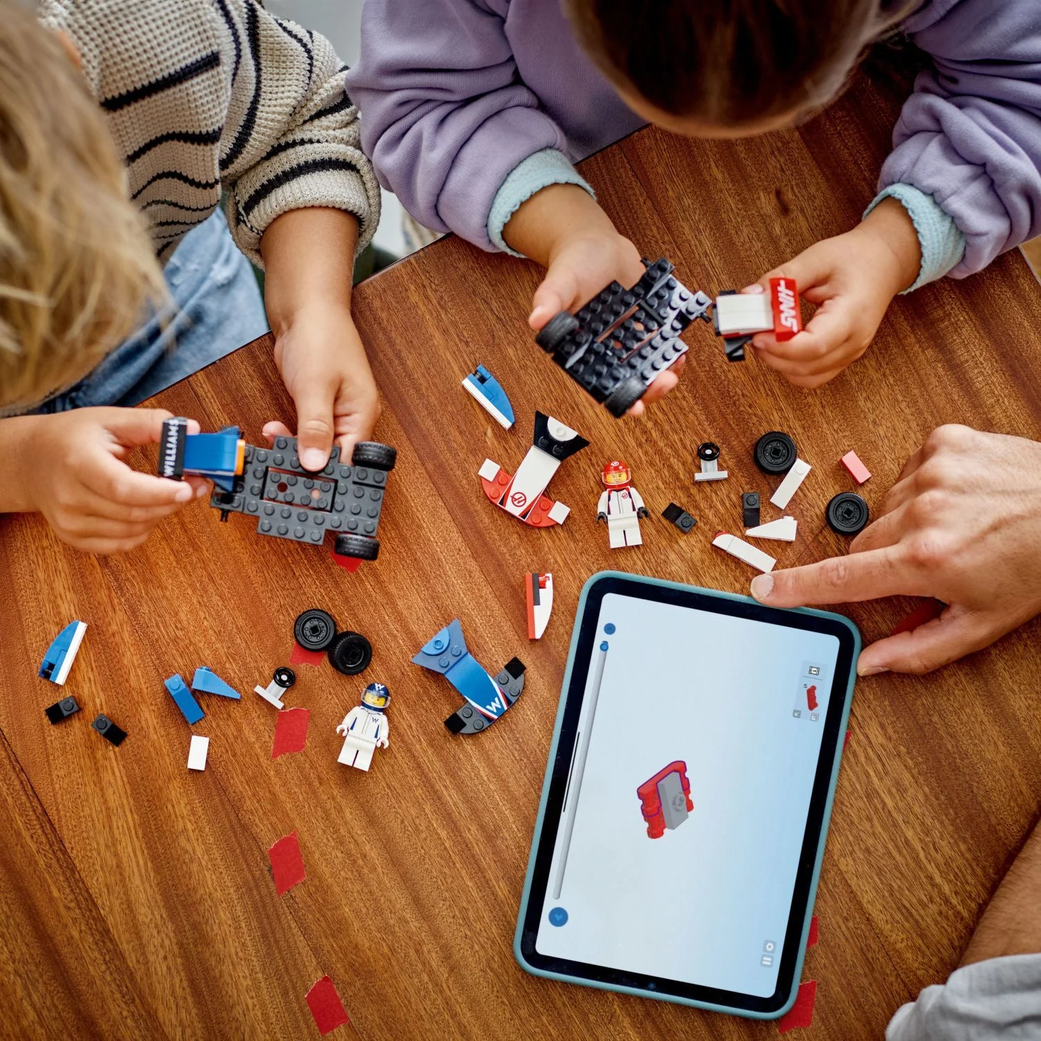 LEGO City Formula 1: F1® Williams Racing & Haas F1® Race Cars - Image 8