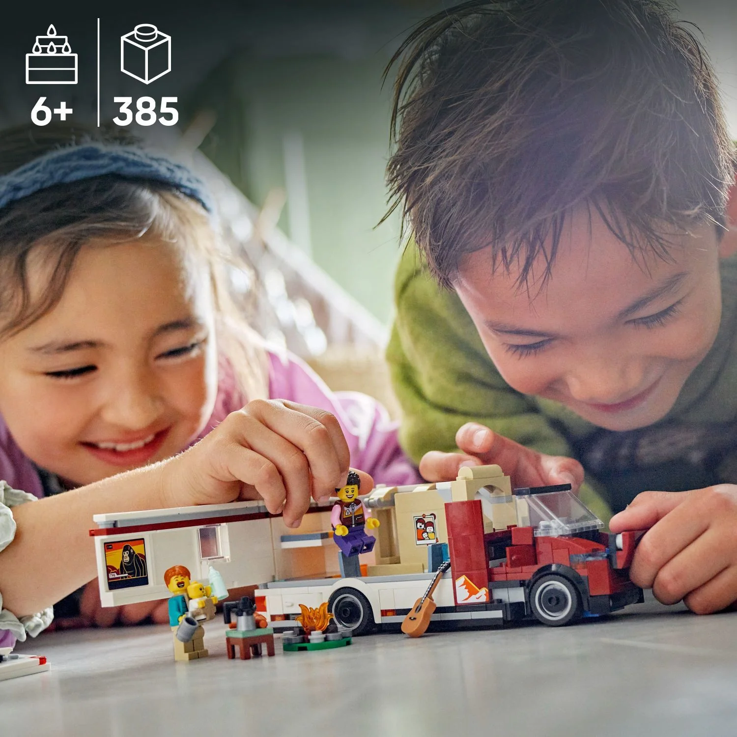 LEGO City Great Vehicles: Holiday Adventure Camper Van - Image 4