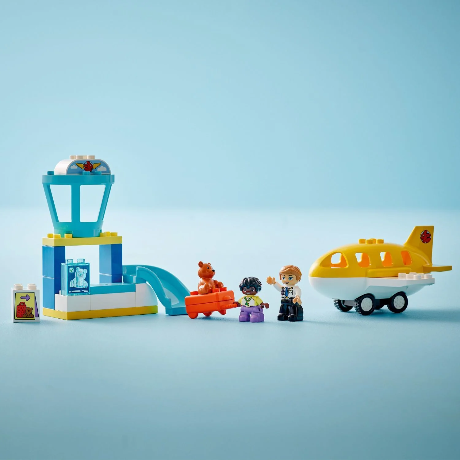 LEGO DUPLO: First Time at the Airport - Image 5