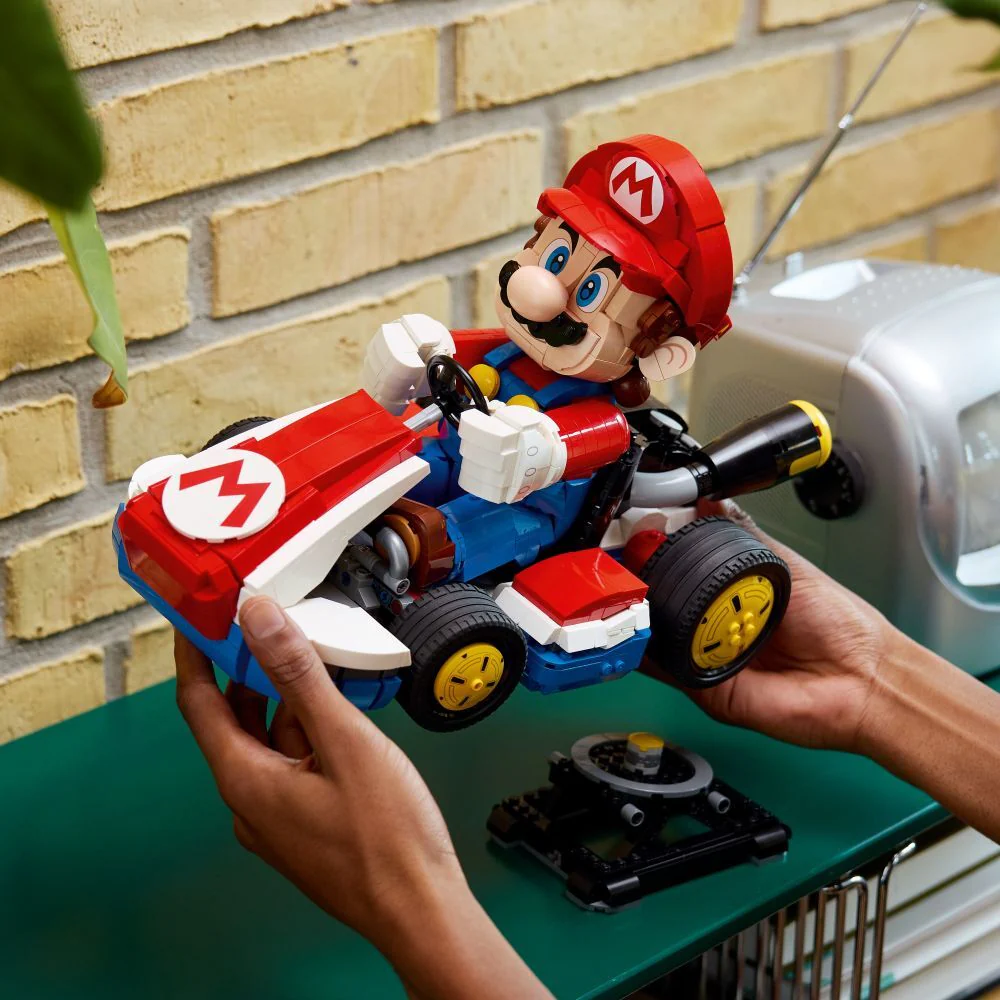 LEGO Super Mario: Mario Kart™ – Mario & Standard Kart - Image 3