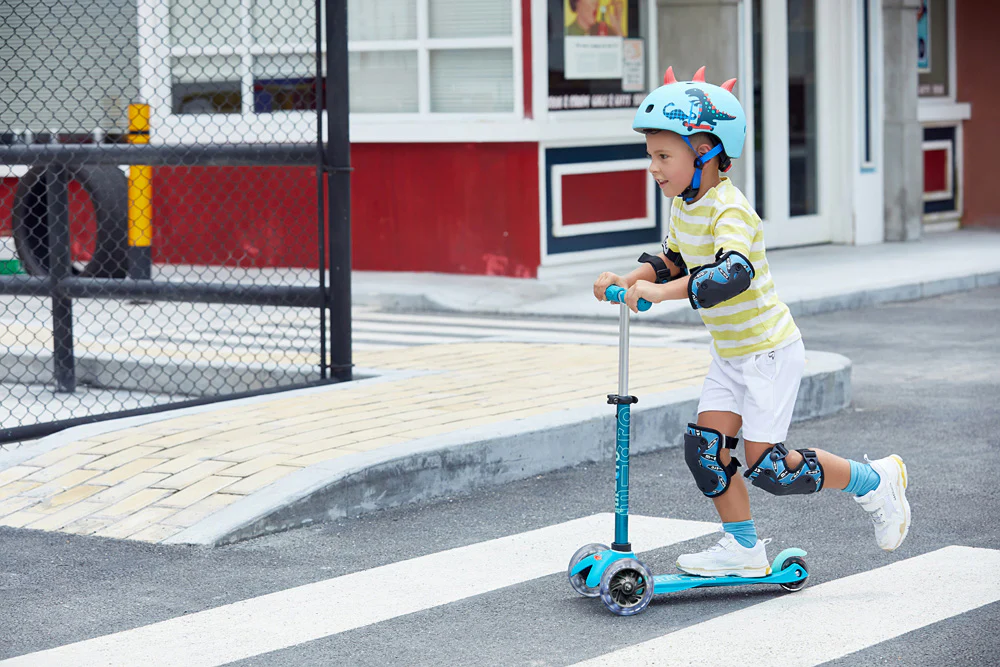 Micro Mini Deluxe LED Scooter - Aqua - Image 2