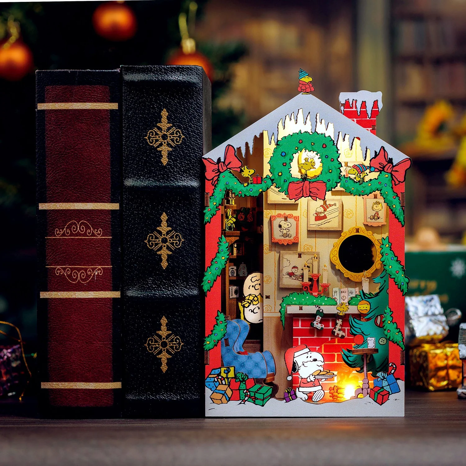 Peanuts Christmas DIY Book Nook Kit - Image 4